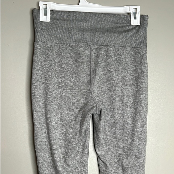 GapFit Brushed Tech Jersey Womens Small - Picture 5 of 9